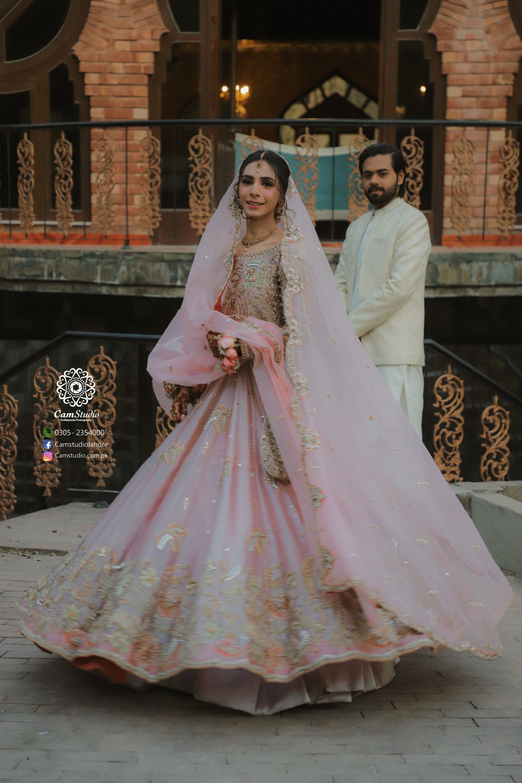 outdoor-wedding-couple-shoot